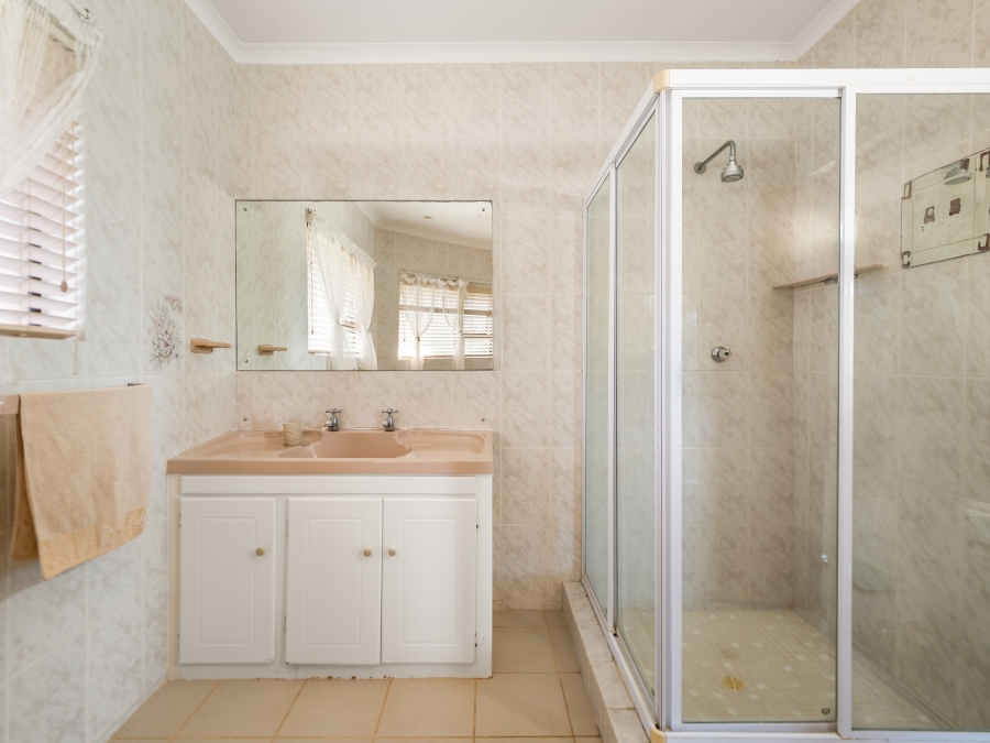 6 Bedroom Property for Sale in The Village Western Cape